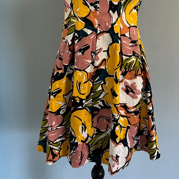 Super Cute Nine West Dress with Pockets! - Picture 9 of 11